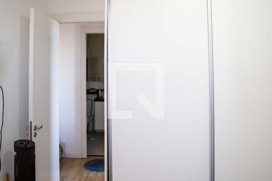 Quarto 1 de apartamento à venda com 2 quartos, 37m² em Jardim Miriam, São Paulo