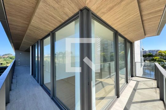 Varanda  de apartamento à venda com 4 quartos, 268m² em Barra da Tijuca, Rio de Janeiro