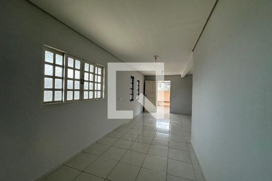Sala de casa para alugar com 1 quarto, 50m² em Jardim Belval, Barueri