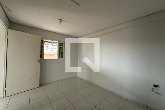 Sala de casa para alugar com 1 quarto, 50m² em Jardim Belval, Barueri