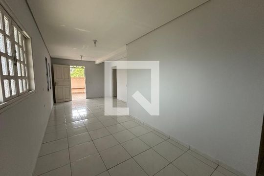 Sala de casa para alugar com 1 quarto, 50m² em Jardim Belval, Barueri