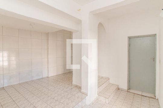 Quarto 2 de casa para alugar com 2 quartos, 70m² em Vila Gustavo, São Paulo