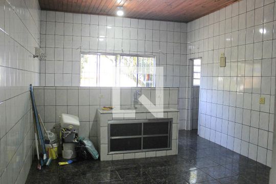 Sala e cozinha  de kitnet/studio para alugar com 1 quarto, 50m² em Jardim Valeria, Guarulhos