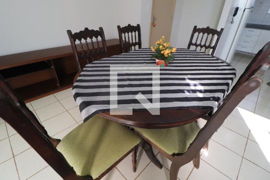 Sala de apartamento para alugar com 2 quartos, 65m² em Tubalina, Uberlândia