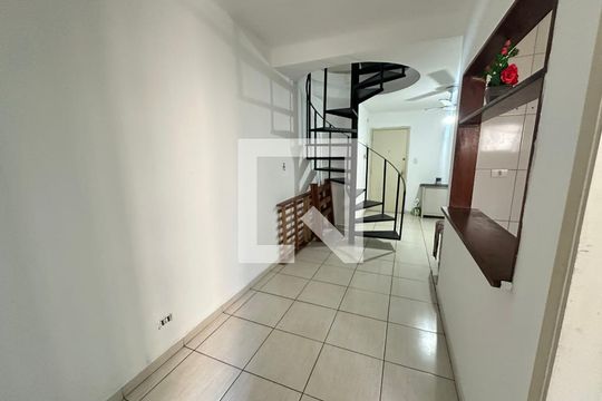 Sala de apartamento para alugar com 1 quarto, 60m² em Centro, São Vicente