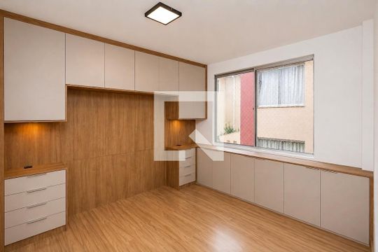Quarto de apartamento para alugar com 2 quartos, 59m² em Portão, Curitiba