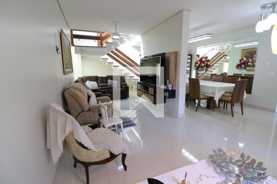 Sala de casa à venda com 5 quartos, 248m² em Campo Grande, São Paulo