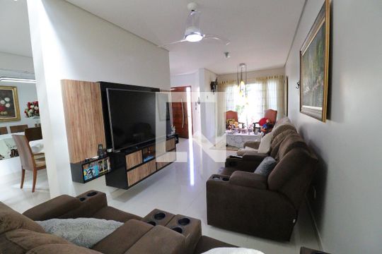 Sala de casa à venda com 5 quartos, 248m² em Campo Grande, São Paulo