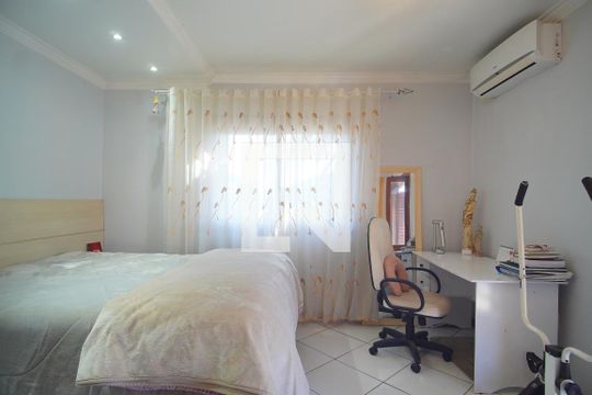 suite de casa à venda com 5 quartos, 300m² em Industrial, Novo Hamburgo
