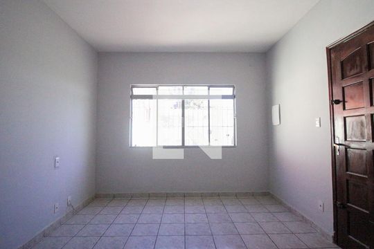 Casa para alugar com 2 quartos, 70m² em Cidade São Mateus, São Paulo