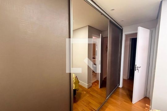 Corredor de apartamento à venda com 3 quartos, 86m² em Vila Maria Alta, São Paulo