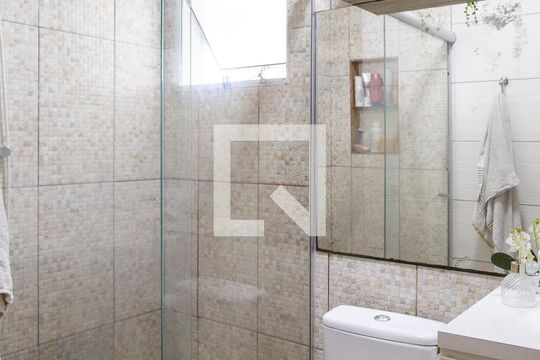 Banheiro de apartamento para alugar com 2 quartos, 80m² em Gopouva, Guarulhos