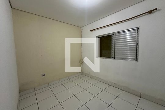 Quarto 1 de casa para alugar com 3 quartos, 150m² em Recanto Phrynea, Barueri