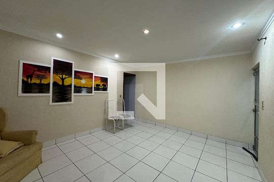 Sala de casa para alugar com 3 quartos, 150m² em Recanto Phrynea, Barueri