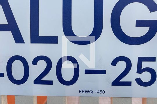 Placa instalada de casa para alugar com 2 quartos, 250m² em Jardim Novo Carrao, São Paulo