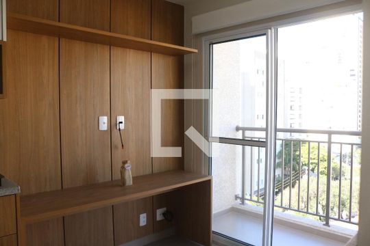 Sala de apartamento para alugar com 1 quarto, 27m² em Pompeia, São Paulo