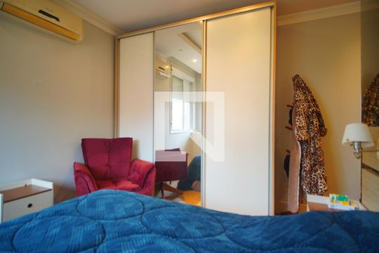 Suíte de apartamento à venda com 2 quartos, 48m² em Jardim Lindóia, Porto Alegre