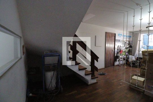 Sala de casa para alugar com 3 quartos, 197m² em Veleiros, São Paulo