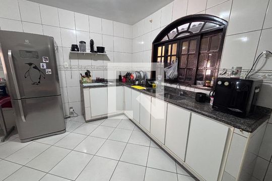 Cozinha de casa de condomínio para alugar com 3 quartos, 265m² em Vargem Pequena, Rio de Janeiro