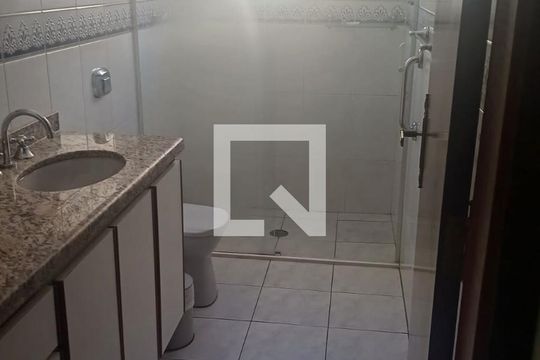 Casa para alugar com 4 quartos, 250m² em Jardim Nossa Senhora do Carmo, São Paulo