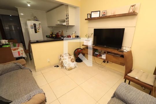 Sala de casa para alugar com 2 quartos, 90m² em Nova Brasília, Salvador