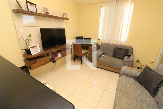 Sala de casa para alugar com 2 quartos, 90m² em Nova Brasília, Salvador