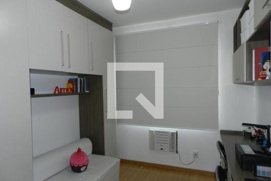 Quarto de apartamento à venda com 2 quartos, 65m² em Barreto, Niterói