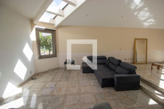 Casa para alugar com 6 quartos, 600m² em Q 24, Brasília