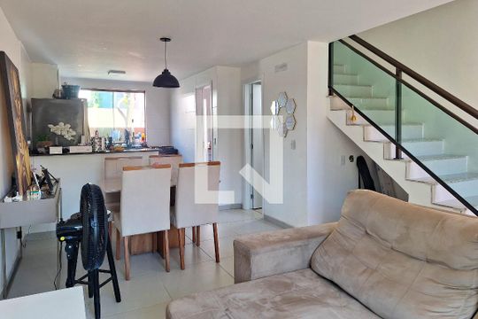 Sala de casa à venda com 3 quartos, 108m² em Maravista, Niterói