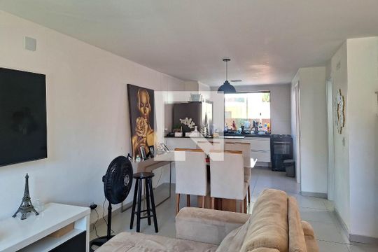 Sala de casa à venda com 3 quartos, 108m² em Maravista, Niterói