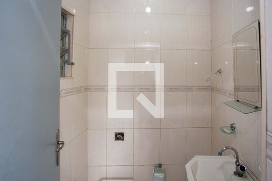 Banheiro 1 de casa à venda com 5 quartos, 260m² em Centro, Diadema