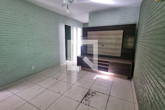 Sala de casa à venda com 5 quartos, 200m² em Campo Grande, Rio de Janeiro