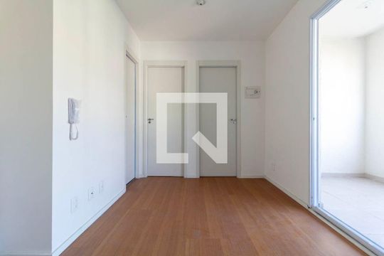 Sala e Cozinha de apartamento para alugar com 2 quartos, 36m² em Jardim Danfer, São Paulo
