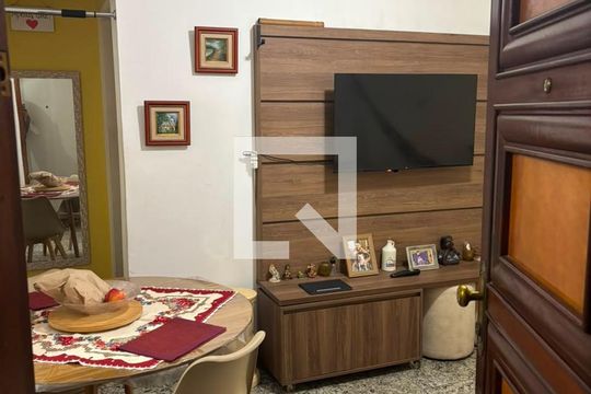 Sala de apartamento para alugar com 2 quartos, 52m² em Vila Isabel, Rio de Janeiro