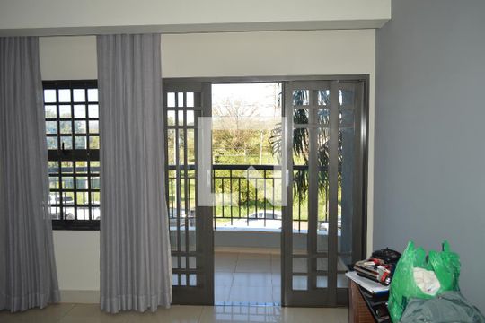 Sala de casa para alugar com 3 quartos, 260m² em Ribeirânia, Ribeirão Preto