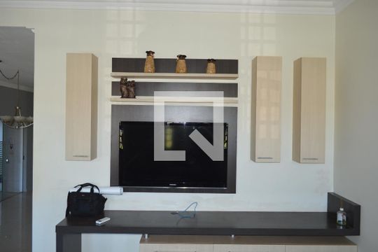 Sala de casa para alugar com 3 quartos, 260m² em Ribeirânia, Ribeirão Preto