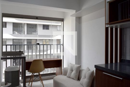 Sala/Cozinha Integrados de apartamento para alugar com 1 quarto, 25m² em Pinheiros, São Paulo