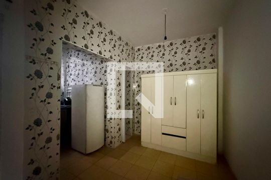 Sala/Quarto de casa para alugar com 1 quarto, 30m² em Campo Belo, São Paulo