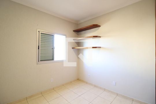Quarto 2 de apartamento para alugar com 3 quartos, 85m² em Tibery, Uberlândia