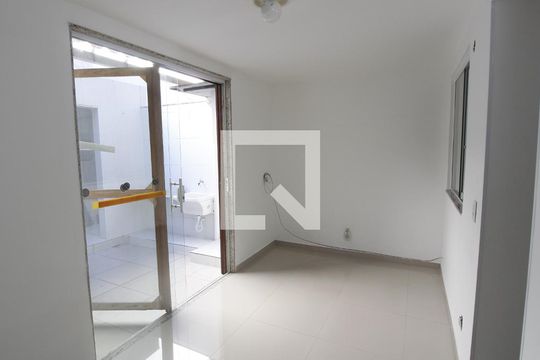 Copa de casa de condomínio para alugar com 3 quartos, 70m² em Portinho, Cabo Frio