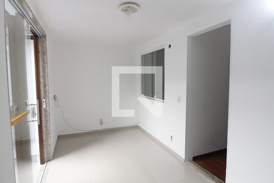 Copa de casa de condomínio para alugar com 3 quartos, 70m² em Portinho, Cabo Frio