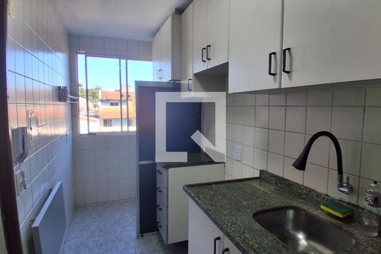Apartamento para alugar com 3 quartos, 65m² em Pinheirinho, Curitiba