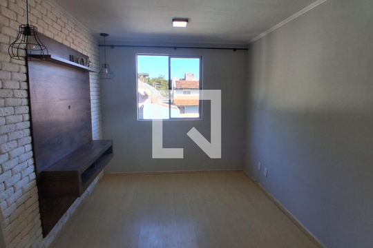 Apartamento para alugar com 3 quartos, 65m² em Pinheirinho, Curitiba