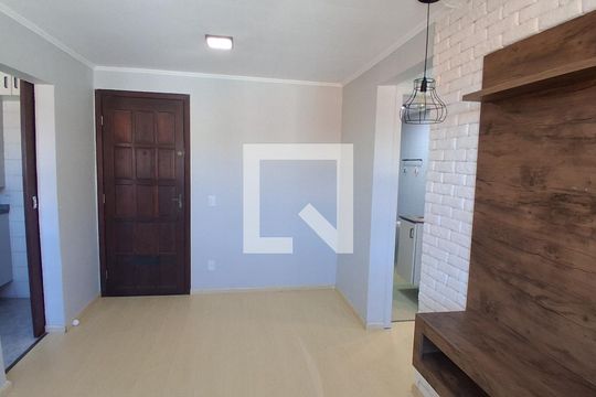 Apartamento para alugar com 3 quartos, 65m² em Pinheirinho, Curitiba