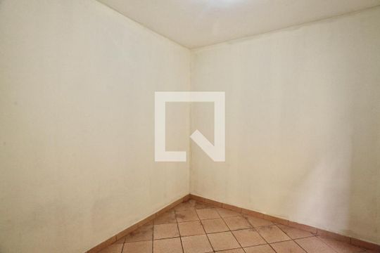 Quarto 2 de casa para alugar com 2 quartos, 40m² em Camargos, Belo Horizonte