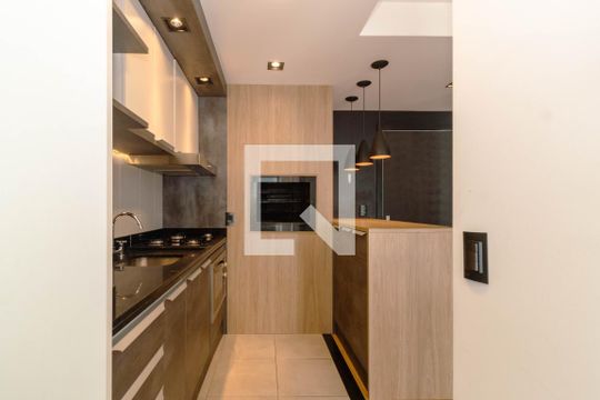 Cozinha de apartamento para alugar com 1 quarto, 48m² em Jardim do Salso, Porto Alegre