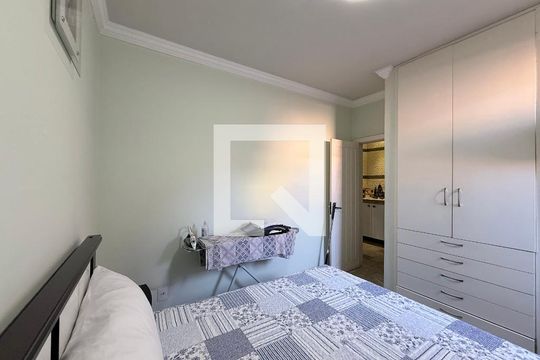 Quarto de casa à venda com 4 quartos, 300m² em Alto Caiçaras, Belo Horizonte