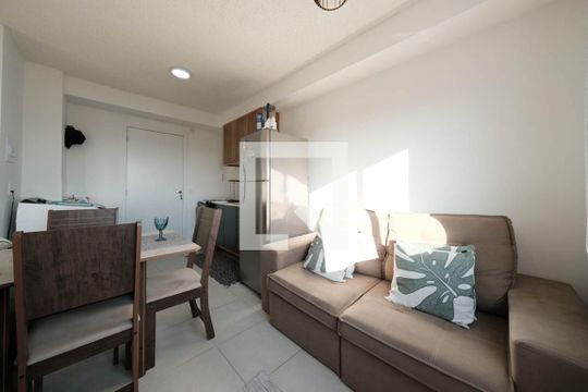 Sala/Cozinha de apartamento para alugar com 2 quartos, 32m² em Engenheiro Goulart, São Paulo