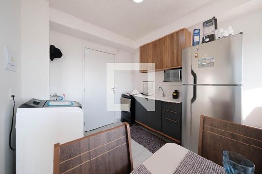 Sala/Cozinha de apartamento para alugar com 2 quartos, 32m² em Engenheiro Goulart, São Paulo