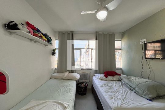 Quarto 1 de apartamento à venda com 2 quartos, 75m² em Ipanema, Rio de Janeiro